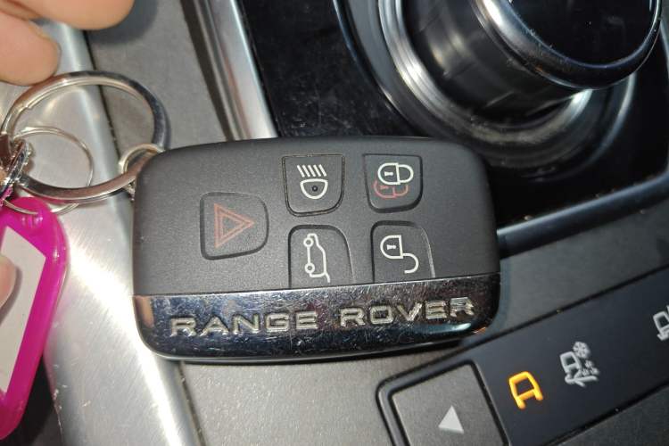 Used Land Rover Range Evoque 2018 240PS PURE Style Edition Vehicle Key