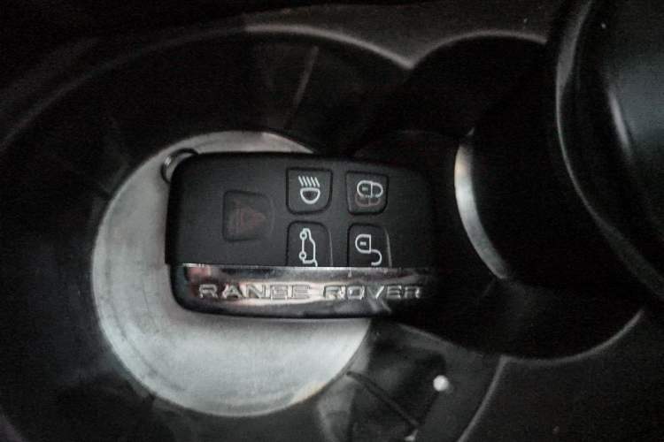 Used Land Rover Range Evoque 2018 240 PS SE Smart Brilliance Edition Vehicle Key