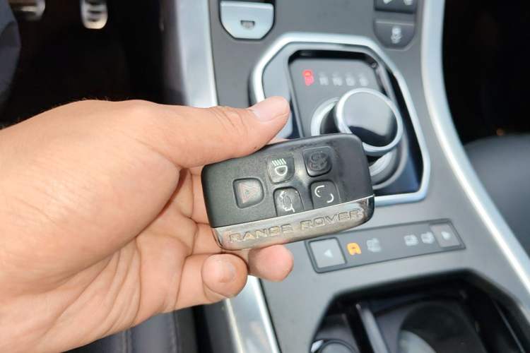 Used Land Rover Range Evoque 2018 240 PS SE Smart Brilliance Edition Vehicle Key