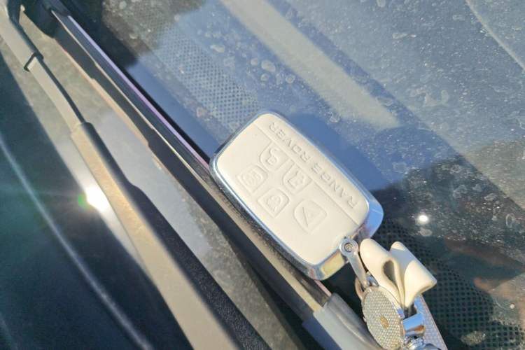 Used Land Rover Range Evoque 2018 240 PS SE Smart Brilliance Edition Vehicle Key