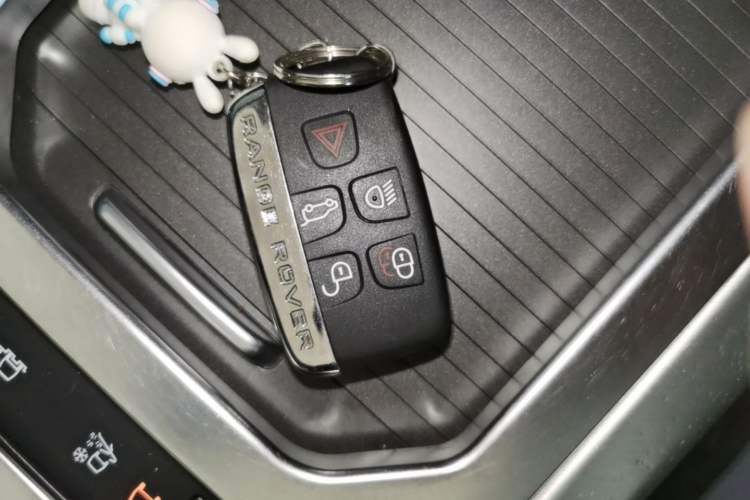 Used Land Rover Range Evoque 2018 240 PS SE Smart Brilliance Edition Vehicle Key