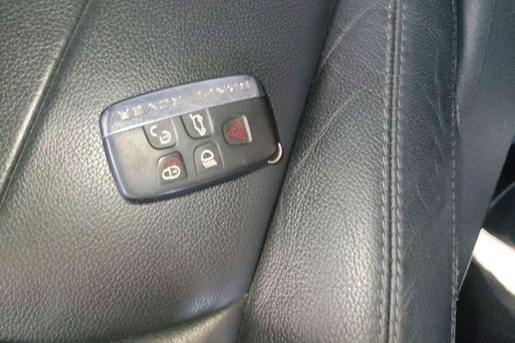 Used Land Rover Range Evoque 2018 240 PS SE Smart Brilliance Edition Vehicle Key