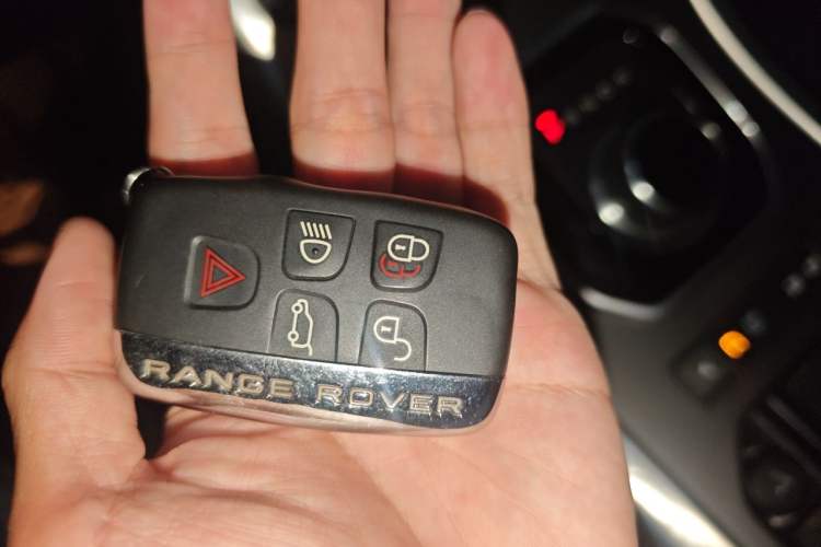 Used Land Rover Range Evoque 2018 240 PS SE Smart Brilliance Edition Vehicle Key
