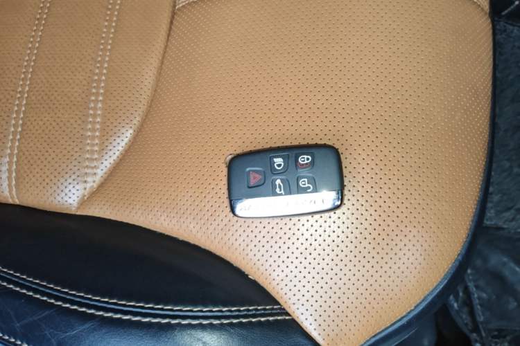 Used Land Rover Range Evoque 2018 240 PS HSE DYNAMIC All-Wheel Drive Edition Vehicle Key