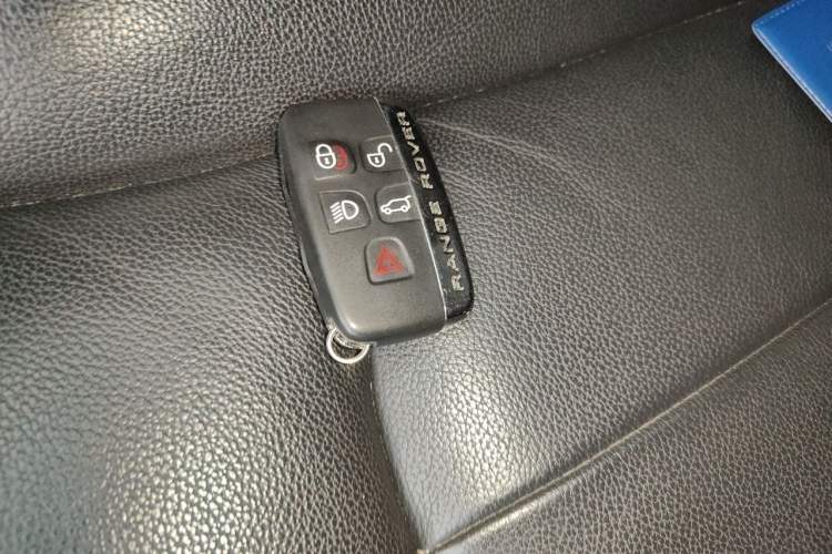 Used Land Rover Range Evoque 2018 240PS PURE Style Edition Vehicle Key