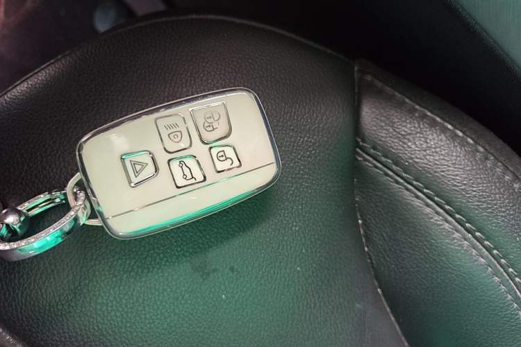 Used Land Rover Range Evoque 2018 240 PS SE Smart Brilliance Edition Vehicle Key