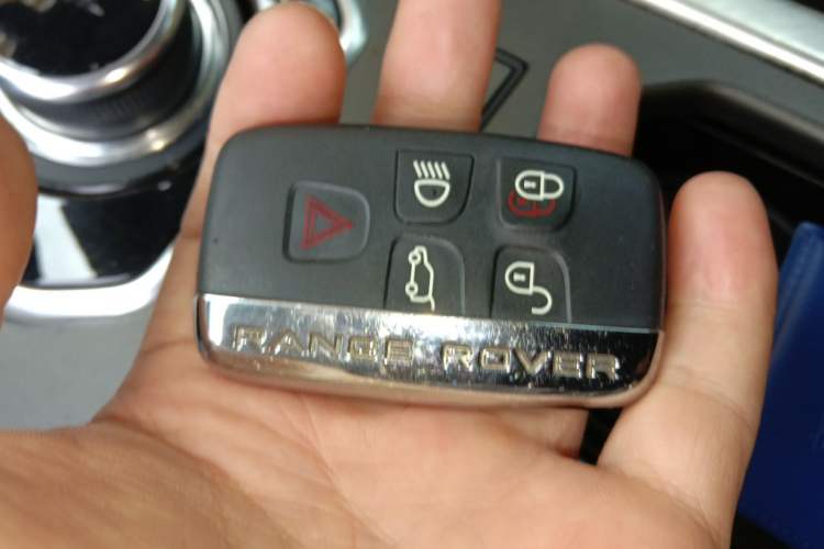 Used Land Rover Range Evoque 2018 240 PS SE Smart Brilliance Edition Vehicle Key