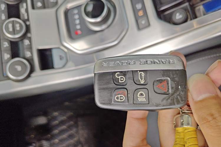 Used Land Rover Range Evoque 2018 240 PS SE Smart Brilliance Edition Vehicle Key