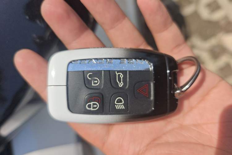 Used Land Rover Range Evoque 2018 240 PS SE Smart Brilliance Edition Vehicle Key
