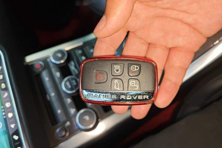 Used Land Rover Range Evoque 2018 240 PS SE Smart Brilliance Edition Vehicle Key