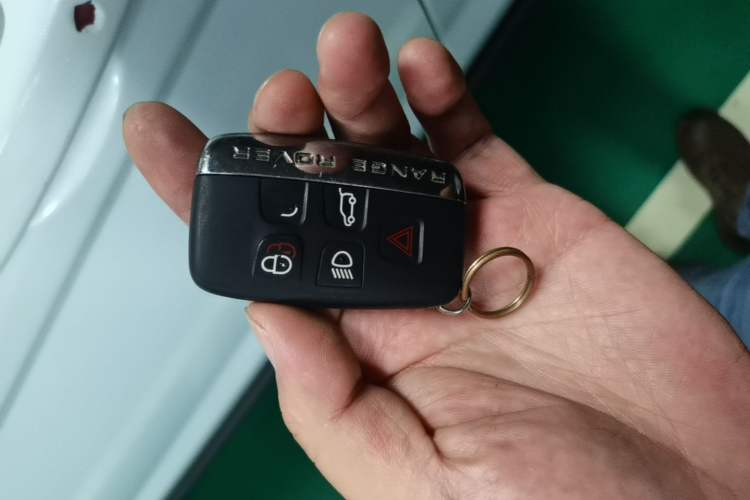 Used Land Rover Range Evoque 2018 240 PS SE Smart Brilliance Edition Vehicle Key