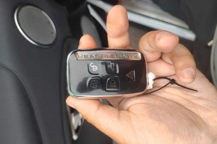 Used Land Rover Range Evoque 2018 240 PS SE Smart Brilliance Edition Vehicle Key