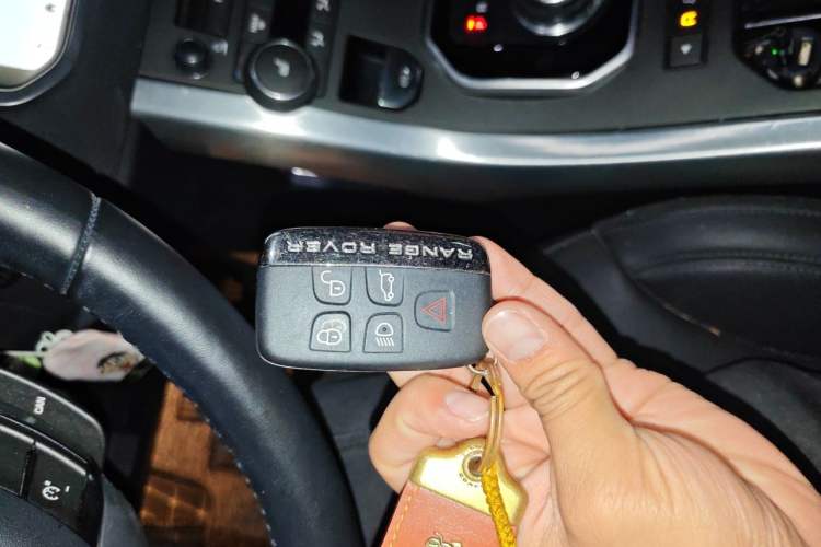 Used Land Rover Range Evoque 2018 240 PS SE Smart Brilliance Edition Vehicle Key