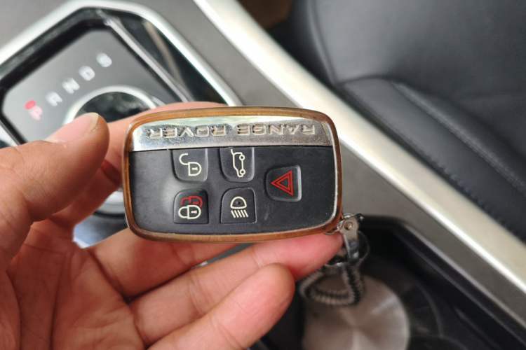 Used Land Rover Range Evoque 2018 240 PS SE Smart Brilliance Edition Vehicle Key