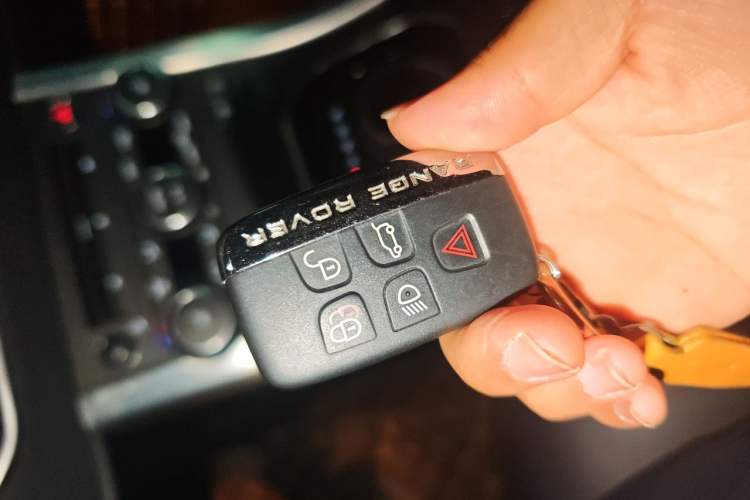 Used Land Rover Range Evoque 2018 240 PS SE Smart Brilliance Edition Vehicle Key