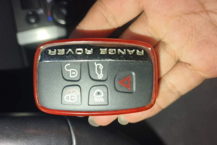 Used Land Rover Range Evoque 2018 240 PS SE DYNAMIC Smart Edition Vehicle Key