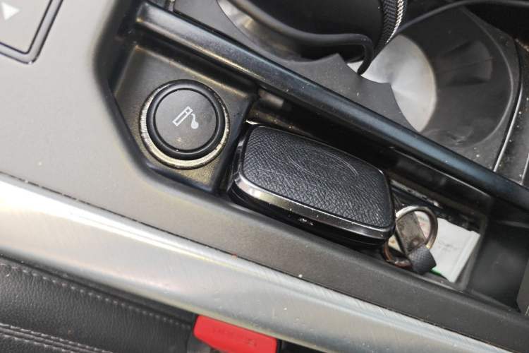 Used Land Rover Range Evoque 2018 240 PS SE Smart Brilliance Edition Vehicle Key