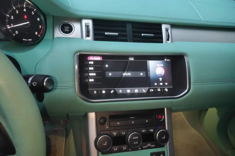 Used Land Rover Range Evoque 2018 240 PS HSE DYNAMIC Convertible Audio And AC Panel