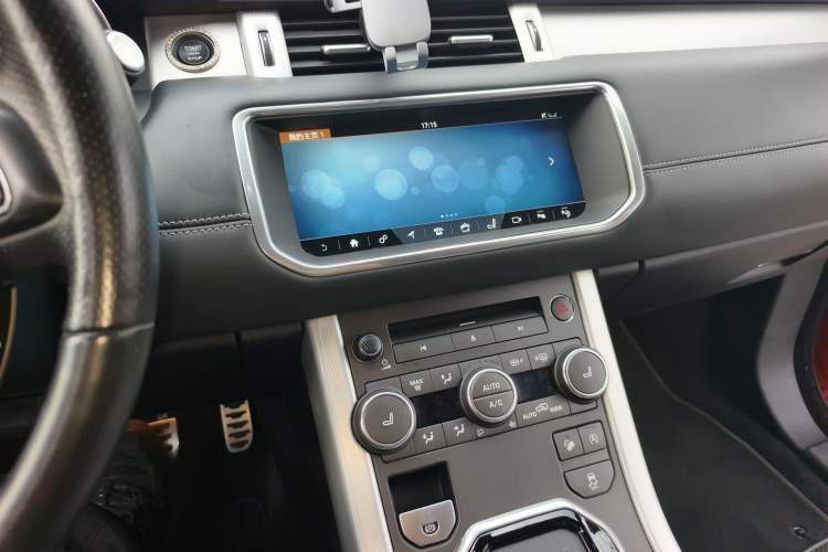Used Land Rover Range Evoque 2018 240 PS HSE DYNAMIC Convertible Audio And AC Panel