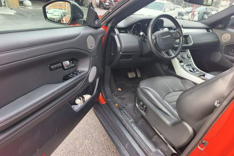Used Land Rover Range Evoque 2018 240 PS HSE DYNAMIC Convertible Driver Seat