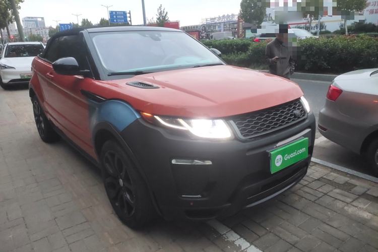 Used Land Rover Range Evoque 2018 240 PS HSE DYNAMIC Convertible Front Right 45 Deg
