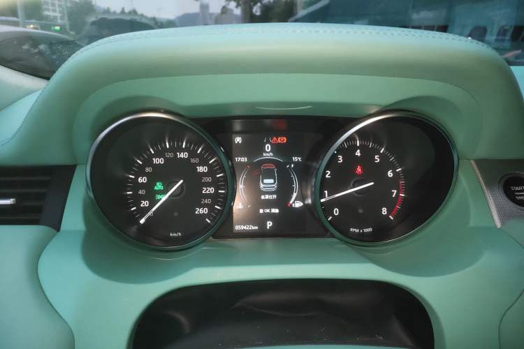 Used Land Rover Range Evoque 2018 240 PS HSE DYNAMIC Convertible Instrument Cluster