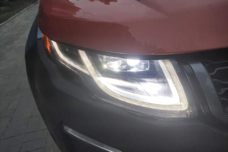 Used Land Rover Range Evoque 2018 240 PS HSE DYNAMIC Convertible Right Front Headlight