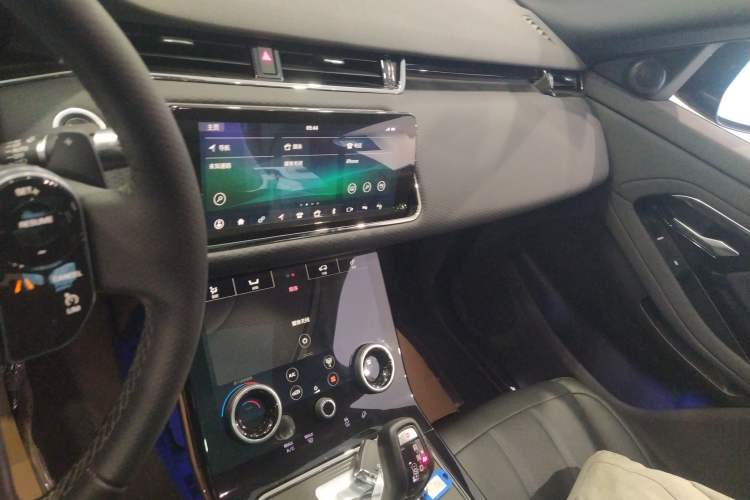 Used Land Rover Range Evoque 2020 249 PS R-DYNAMIC S Sport Edition Audio And AC Panel