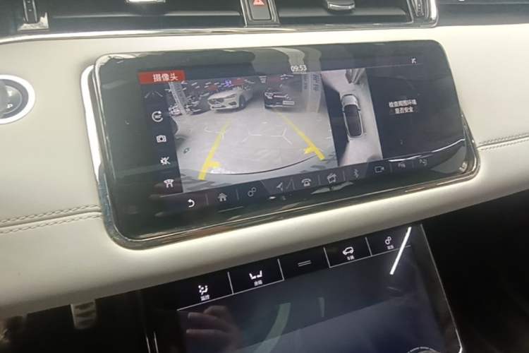 Used Land Rover Range Evoque 2020 249 PS R-DYNAMIC SE Sport Technology Edition Audio And AC Panel