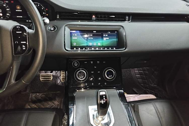 Used Land Rover Range Evoque 2020 249 PS R-DYNAMIC S Sport Edition Audio And AC Panel