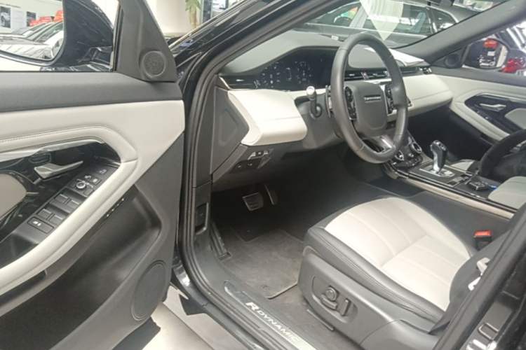 Used Land Rover Range Evoque 2020 249 PS R-DYNAMIC SE Sport Technology Edition Driver Seat