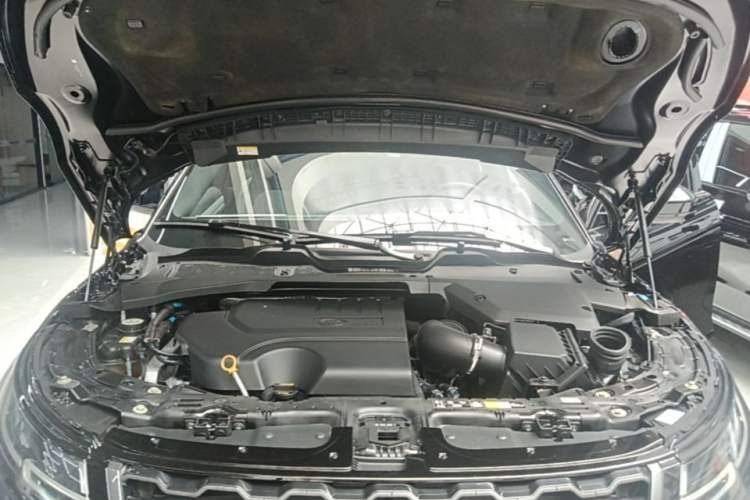 Used Land Rover Range Evoque 2020 249 PS R-DYNAMIC SE Sport Technology Edition Engine Bay