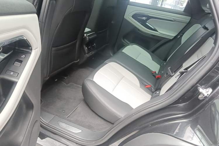 Used Land Rover Range Evoque 2020 249 PS R-DYNAMIC SE Sport Technology Edition Left Rear Seat