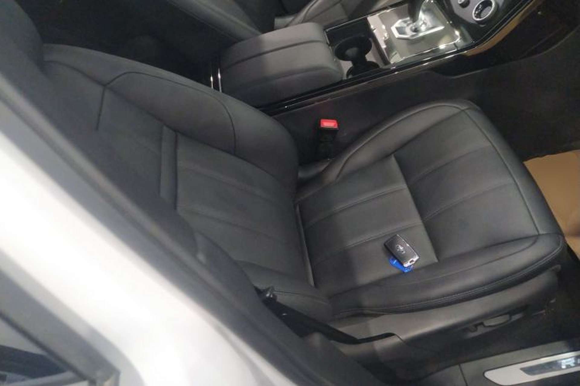 Used Land Rover Range Evoque 2020 249 PS R-DYNAMIC S Sport Edition Right Front Seat