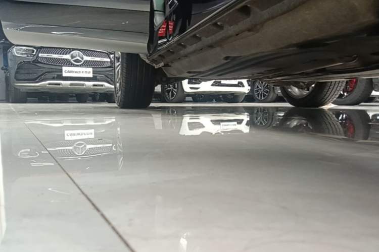 Used Land Rover Range Evoque 2020 249 PS R-DYNAMIC SE Sport Technology Edition Right Side Sill