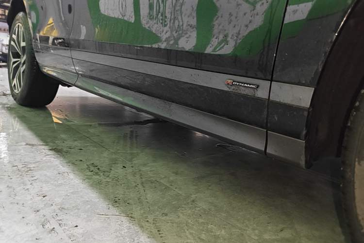 Used Land Rover Range Evoque 2020 249 PS R-DYNAMIC S Sport Edition Right Side Sill