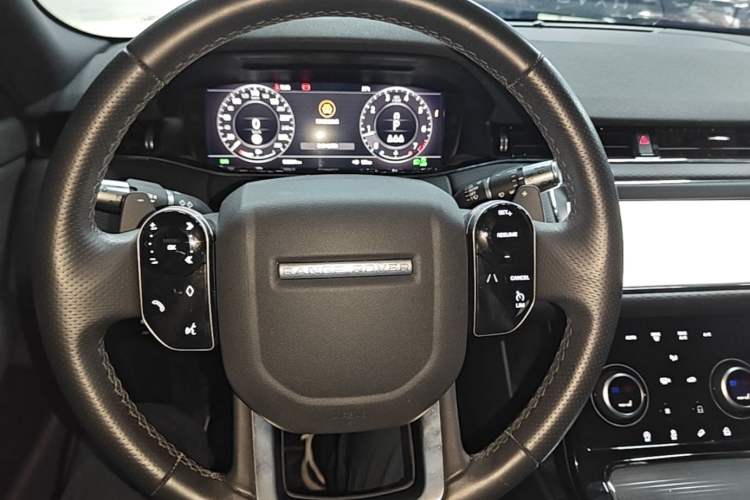Used Land Rover Range Evoque 2020 249 PS R-DYNAMIC S Sport Edition Steering Wheel