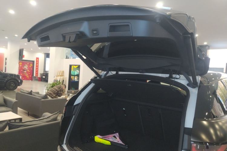 Used Land Rover Range Evoque 2020 249 PS R-DYNAMIC S Sport Edition Trunk