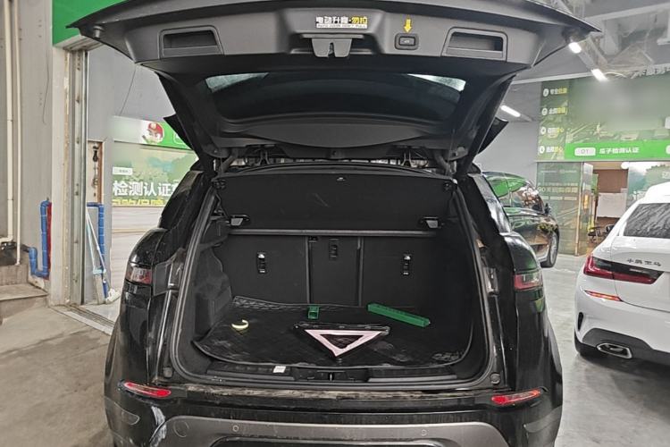 Used Land Rover Range Evoque 2020 249 PS R-DYNAMIC S Sport Edition Trunk