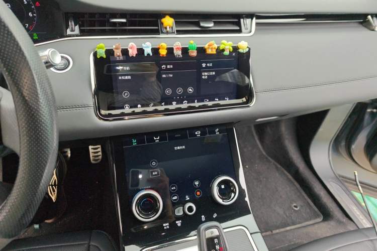 Used Land Rover Range Evoque 2020 249 PS R-DYNAMIC SE Sport Technology Edition Audio And AC Panel