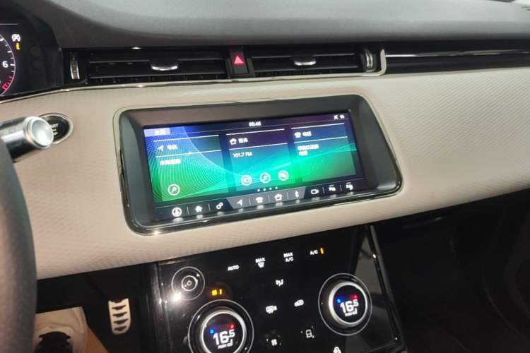 Used Land Rover Range Evoque 2020 249 PS R-DYNAMIC S Sport Edition Audio And AC Panel