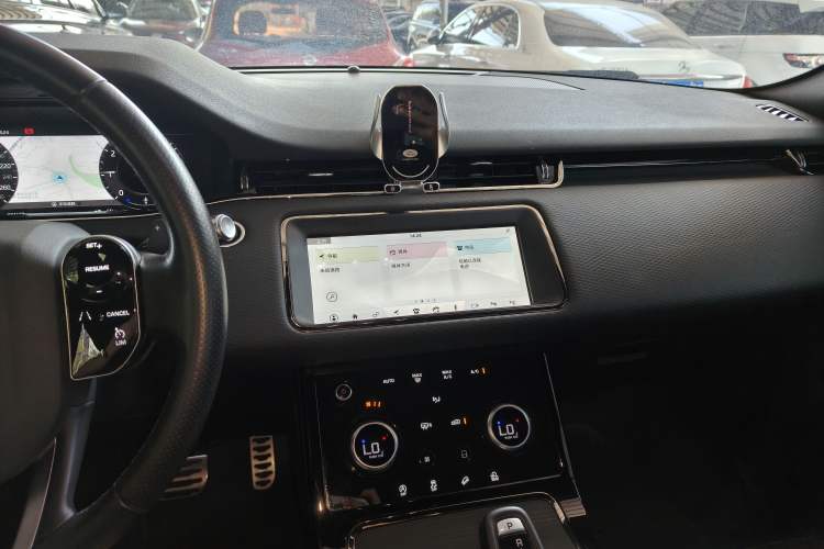 Used Land Rover Range Evoque 2020 249 PS R-DYNAMIC S Sport Edition Audio And AC Panel