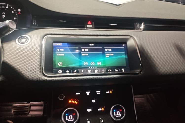 Used Land Rover Range Evoque 2020 249 PS R-DYNAMIC S Sport Edition Audio And AC Panel