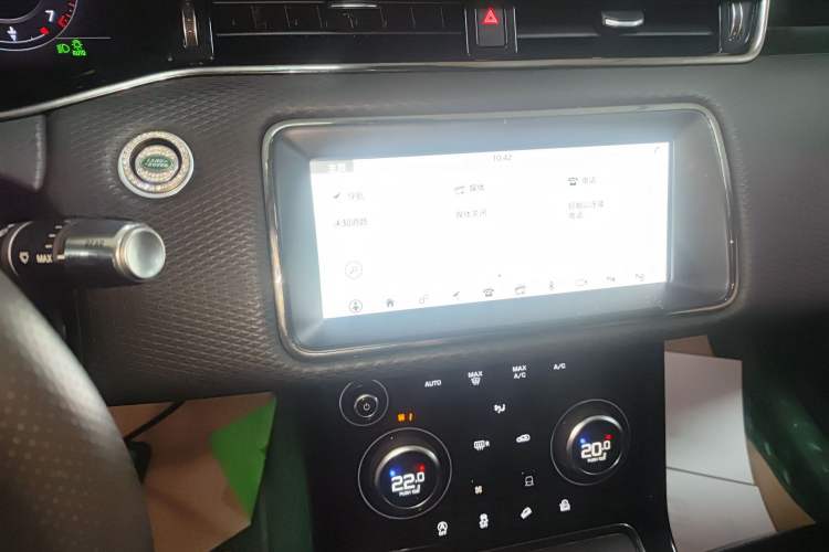 Used Land Rover Range Evoque 2020 249 PS R-DYNAMIC S Sport Edition Audio And AC Panel