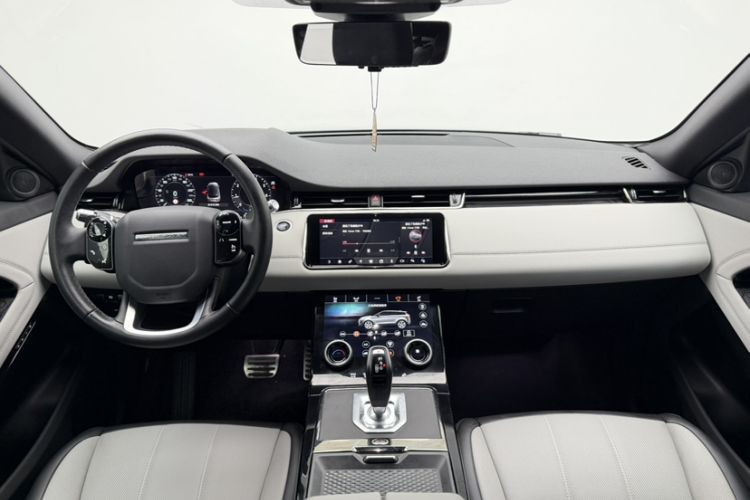 Used Land Rover Range Evoque 2020 249 PS R-DYNAMIC SE Sport Technology Edition Audio And AC Panel