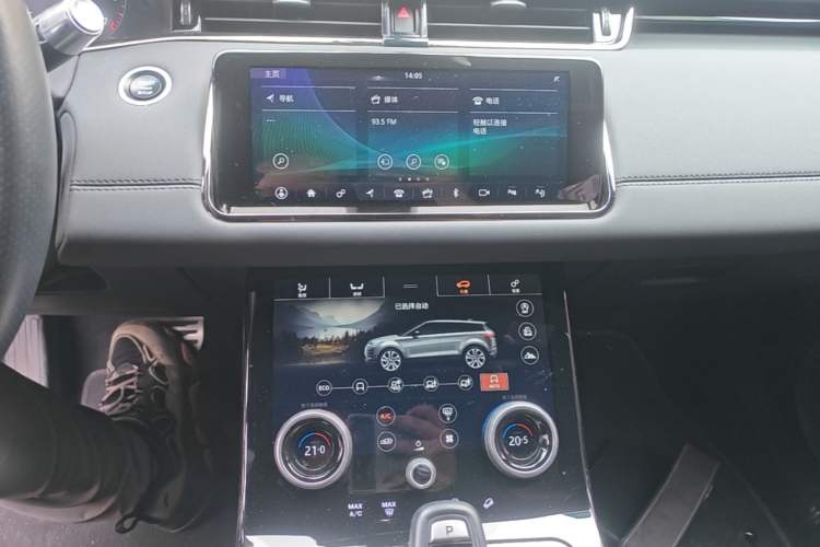 Used Land Rover Range Evoque 2020 249 PS R-DYNAMIC SE Sport Technology Edition Audio And AC Panel