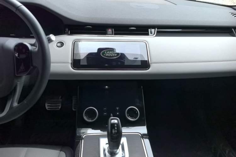 Used Land Rover Range Evoque 2020 249 PS R-DYNAMIC SE Sport Technology Edition Audio And AC Panel