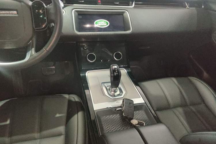 Used Land Rover Range Evoque 2020 249 PS R-DYNAMIC S Sport Edition Audio And AC Panel