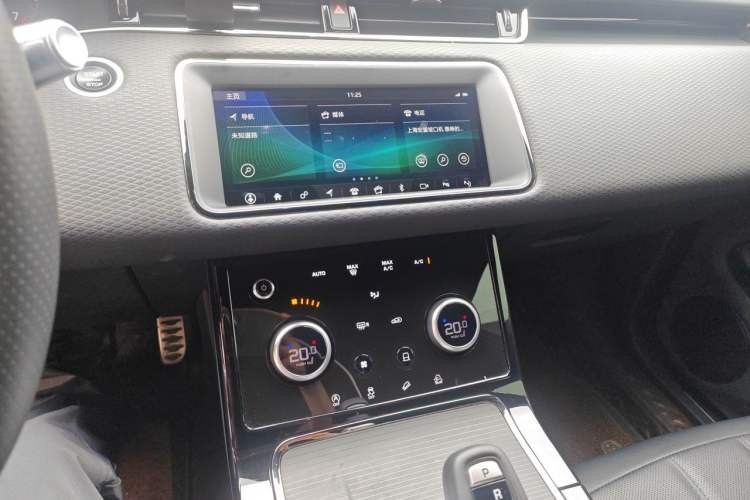 Used Land Rover Range Evoque 2020 249 PS R-DYNAMIC S Sport Edition Audio And AC Panel