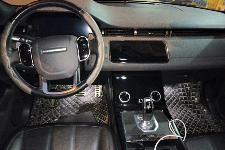 Used Land Rover Range Evoque 2020 249 PS R-DYNAMIC SE Sport Technology Edition Center Console
